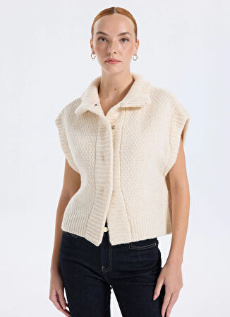 Lee Cooper Dik Yaka Regular Fit Düz Ekru Kazak Kadın 261 LCF 241020 CELINA EKRU