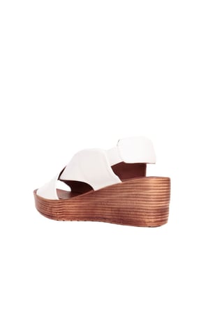 Bueno Shoes Beyaz Deri Kadın Dolgu Topuklu Sandalet 01wl3402