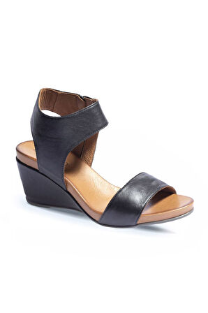 Bueno Shoes Siyah Deri Kadın Dolgu Topuklu Sandalet 01wn0501