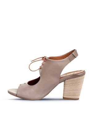 Bueno Shoes Gri Deri Kadın Topuklu Sandalet 01wn0100