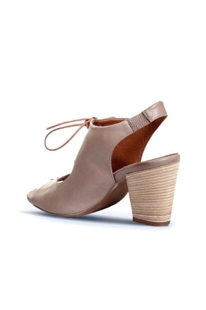 Bueno Shoes Gri Deri Kadın Topuklu Sandalet 01wn0100