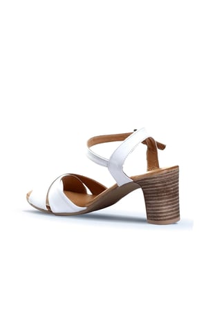 Bueno Shoes Beyaz Deri Kadın Topuklu Sandalet 01wn1501