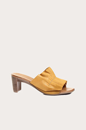 Bueno Shoes Sarı Deri Kadın Topuklu Terlik 01wn4001