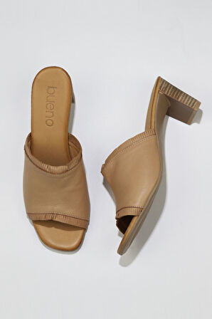 Bueno Shoes Bej Deri Kadın Topuklu Terlik 01wn4002