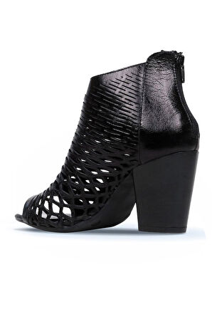 Bueno Shoes Siyah Parlak Deri Kadın Topuklu Sandalet 01wl3700