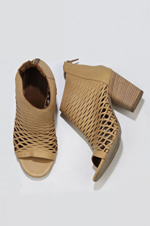 Bueno Shoes Bej Deri Kadın Topuklu Sandalet 01wl3700