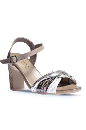 Bueno Shoes Gümüş Deri Kadın Topuklu Sandalet 01wn4302