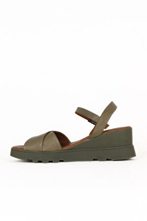 Bueno Shoes Haki Deri Kadın Dolgu Topuklu Sandalet 01we5201