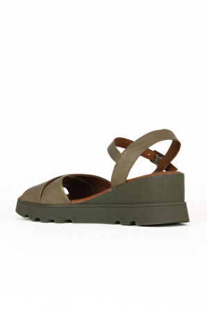 Bueno Shoes Haki Deri Kadın Dolgu Topuklu Sandalet 01we5201