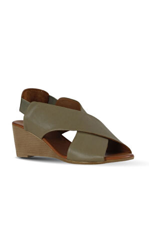 Bueno Shoes Yeşil Deri Kadın Dolgu Topuklu Sandalet 01we4004