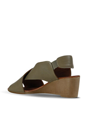 Bueno Shoes Yeşil Deri Kadın Dolgu Topuklu Sandalet 01we4004