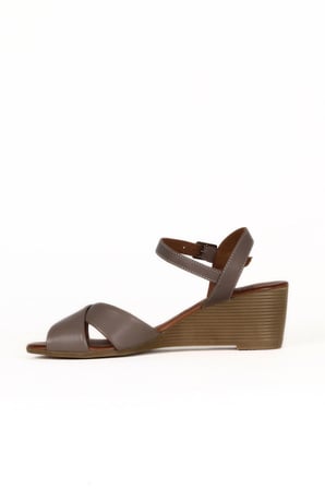 Bueno Shoes Gri Deri Kadın Dolgu Topuklu Sandalet 01we4003
