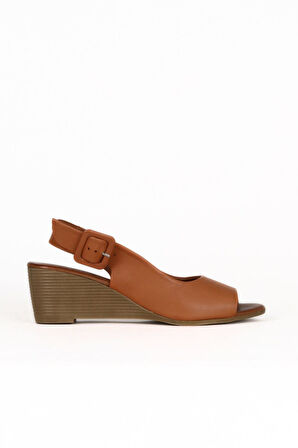 Bueno Shoes Taba Koyu Deri Kadın Dolgu Topuklu Sandalet 01we4002