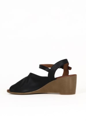 Bueno Shoes Siyah Deri Kadın Dolgu Topuklu Sandalet 01we4000
