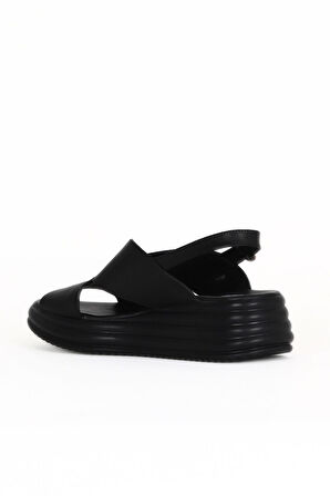 Bueno Shoes Siyah Deri Kadın Dolgu Topuklu Sandalet 01we3202