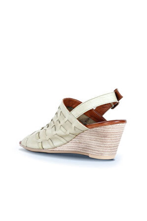 Bueno Shoes Haki Deri Kadın Dolgu Topuklu Sandalet 01wq7907