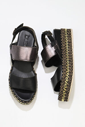 Bueno Shoes Siyah Kurşun Deri Kadın Dolgu Topuklu Sandalet 01ws5200