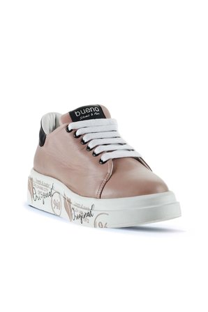 Bueno Shoes Gül Kurusu Siyah Deri Kadın Spor Ayakkabı 01wt4700