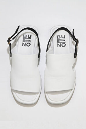 Bueno Shoes Beyaz Siyah Deri Kadın Düz Sandalet 01wu4108