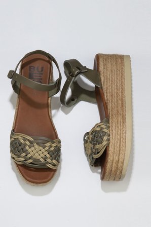 Bueno Shoes Haki Deri Kadın Dolgu Topuklu Sandalet 01wu6109