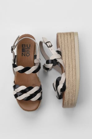 Bueno Shoes Siyah Bej Parlak Deri Kadın Dolgu Topuklu Sandalet 01wu6119