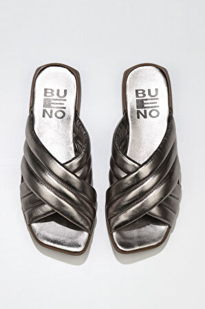 Bueno Shoes Gümüş Parlak Deri Kadın Düz Terlik 01wu1803