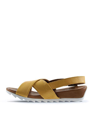Bueno Shoes Sarı Deri Kadın Dolgu Topuklu Sandalet 01wj0800