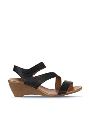 Bueno Shoes Siyah Deri Kadın Dolgu Topuklu Sandalet 01wn3720