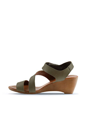 Bueno Shoes Yeşil Deri Kadın Dolgu Topuklu Sandalet 01wn3720