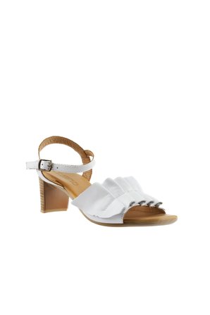 Bueno Shoes Beyaz Deri Kadın Topuklu Sandalet 01wn4000