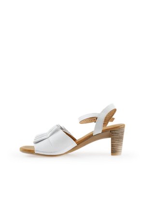 Bueno Shoes Beyaz Deri Kadın Topuklu Sandalet 01wn4000