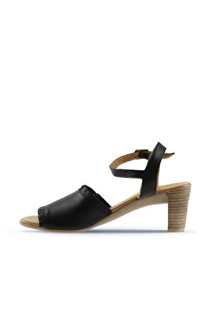 Bueno Shoes Siyah Deri Kadın Topuklu Sandalet 01wn4005