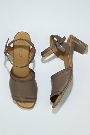Bueno Shoes Gri Deri Kadın Topuklu Sandalet 01wn4005