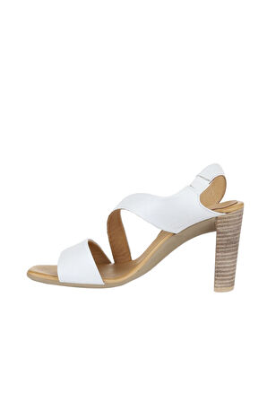 Bueno Shoes Beyaz Deri Kadın Topuklu Sandalet 01wn4100