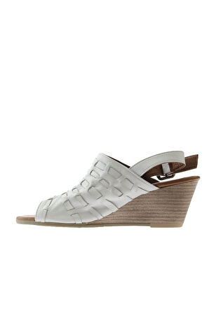 Bueno Shoes Beyaz Deri Kadın Dolgu Topuklu Sandalet 01wq7907
