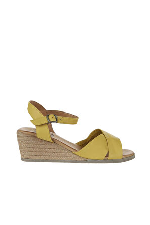 Bueno Shoes Sarı Deri Kadın Dolgu Topuklu Sandalet 01ws11100
