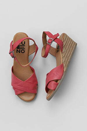 Bueno Shoes Fuşya Deri Kadın Dolgu Topuklu Sandalet 01ws11100