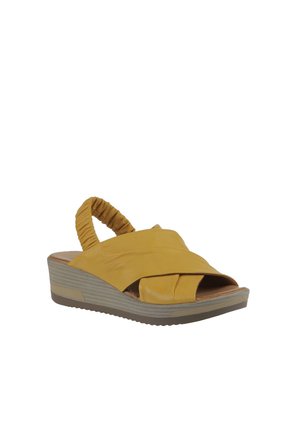 Bueno Shoes Sarı Deri Kadın Dolgu Topuklu Sandalet 01wu5700
