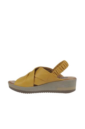 Bueno Shoes Sarı Deri Kadın Dolgu Topuklu Sandalet 01wu5700