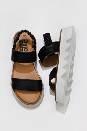 Bueno Shoes Siyah Deri Kadın Dolgu Topuklu Sandalet 01ws8001