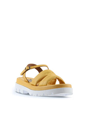 Bueno Shoes Sarı Deri Kadın Dolgu Topuklu Sandalet 01wu7301