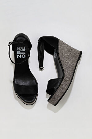 Bueno Shoes Siyah Deri Kadın Dolgu Topuklu Sandalet 01wu7200