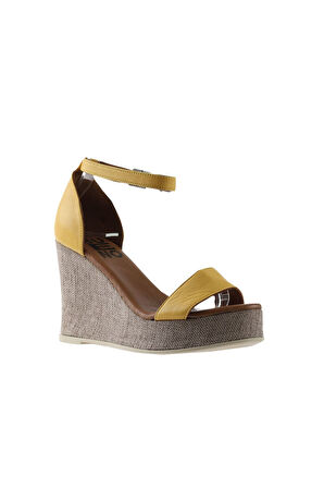 Bueno Shoes Sarı Deri Kadın Dolgu Topuklu Sandalet 01wu7200