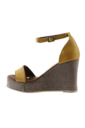 Bueno Shoes Sarı Deri Kadın Dolgu Topuklu Sandalet 01wu7200
