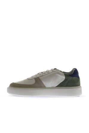 Bueno Shoes Beyaz Bej Deri-süet Erkek Spor Ayakkabı 01mu10405
