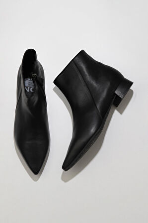 Bueno Shoes Siyah Deri Kadın Düz Bot 01wr3000