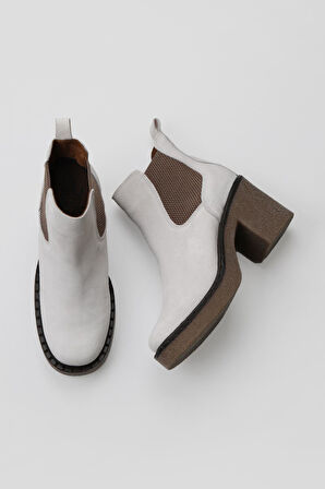 Bueno Shoes Beyaz Süet Kadın Topuklu Bot 01wt2900