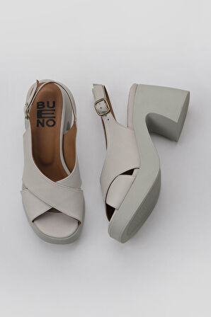 Bueno Shoes Ekru Deri Kadın Dolgu Topuklu Ayakkabı 01wy12202