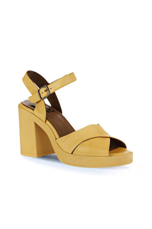 Bueno Shoes Sarı Deri Kadın Topuklu Sandalet 01wy12301