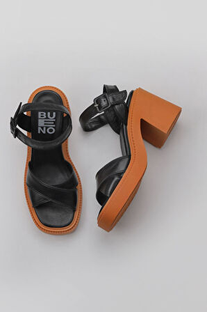 Bueno Shoes Siyah Turuncu Deri Kadın Topuklu Sandalet 01wy12704